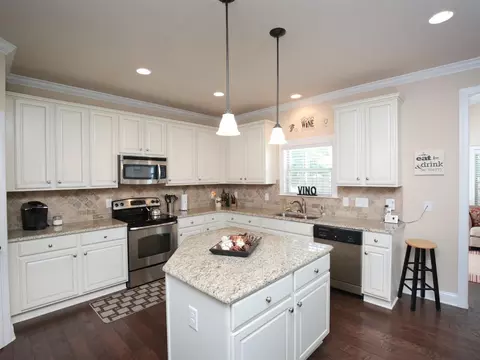 2902 Reynolda Cir, Durham, NC 27712 photo 11