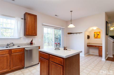 4807 Mistletoe Ln, Durham, NC 27703 photo 10