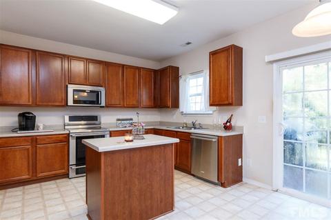4807 Mistletoe Ln, Durham, NC 27703 photo 8