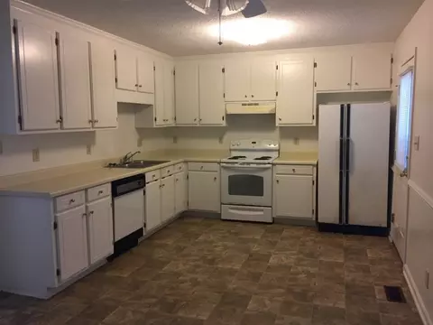 504 River Rd, Selma, NC 27576 photo 5