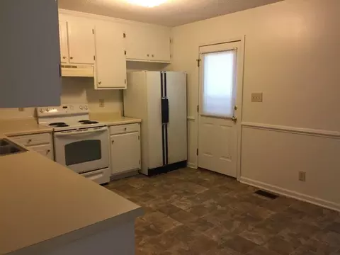 504 River Rd, Selma, NC 27576 photo 4