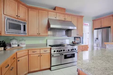 136 S Pleasant Coates Rd, Benson, NC 27504 photo 9