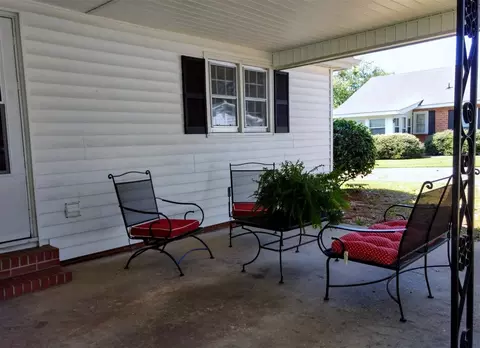 312 W Parrish Dr, Benson, NC 27504 photo 2