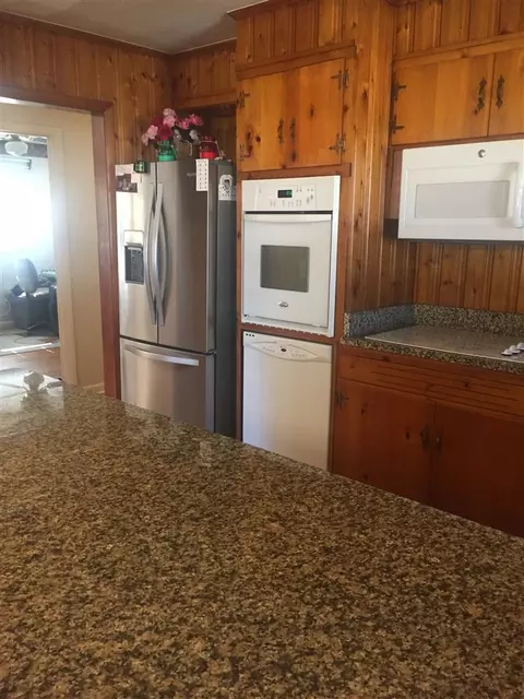 1003 N Johnson St, Benson, NC 27504 photo 4