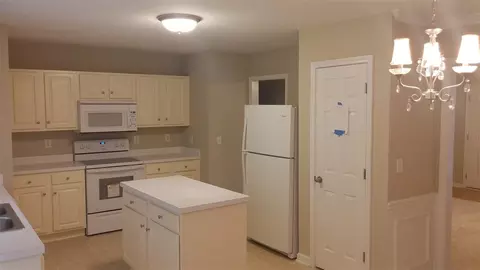 9 Windsor Glen Dr, Durham, NC 27703 photo 3
