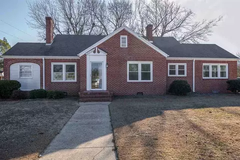 406 N Johnson St N, Benson, NC 27504 photo 1
