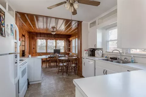 406 N Johnson St N, Benson, NC 27504 photo 15