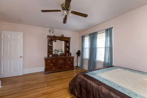 406 N Johnson St N, Benson, NC 27504 photo 2