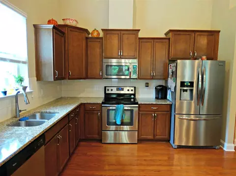 106 Knoll Ct, Garner, NC 27529 photo 4
