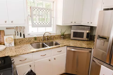 313 E Millbrook Dr, Raleigh, NC 27609 photo 6