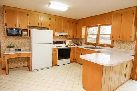 304 Bluegrass Rd, Selma, NC 27576 photo 8