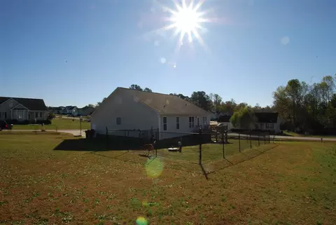 29 Fox Chase Ln, Smithfield, NC 27577 photo 3