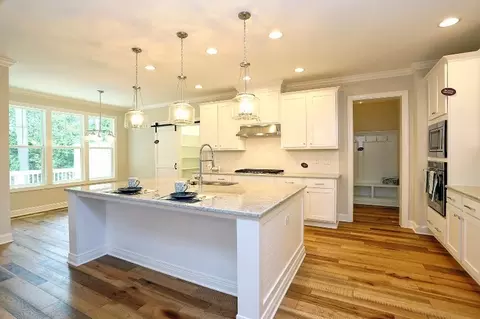 114 Crestview Rd, Raleigh, NC 27609 photo 6