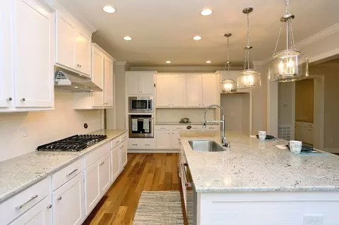 114 Crestview Rd, Raleigh, NC 27609 photo 5