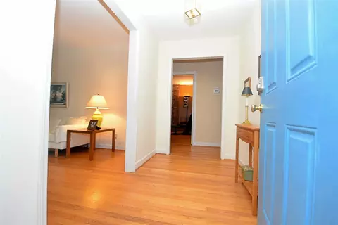 19 Winthrop Ct, Durham, NC 27707 photo 2