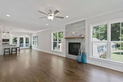 207 Walnut St, Cary, NC 27511 photo 4