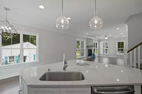 207 Walnut St, Cary, NC 27511 photo 9