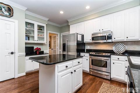 105 Rawhide Ct, Cary, NC 27513 photo 2