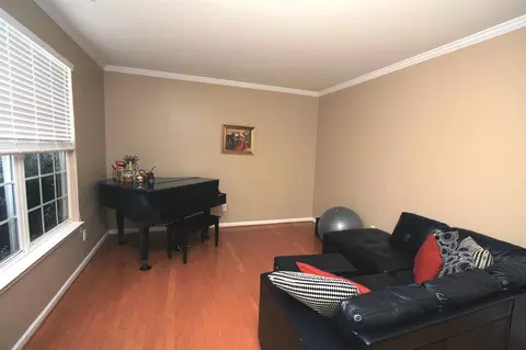 5605 Running Fox Ln, Durham, NC 27703 photo 2