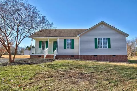 159 Lansing Dr, Benson, NC 27504 photo 1