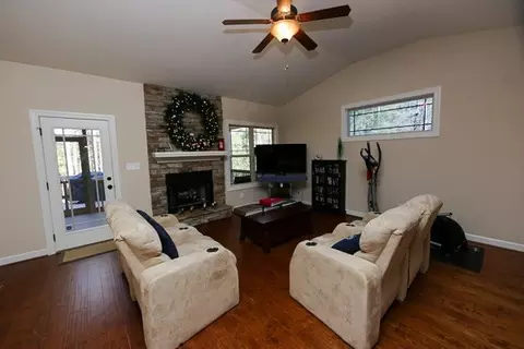 231 Coaster Ct, Angier, NC 27501 photo 5