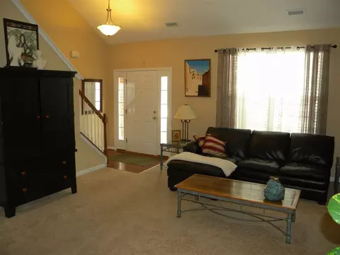 9 Olde Union Ct, Durham, NC 27703 photo 2