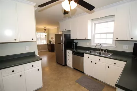 190 Susan Dr, Garner, NC 27529 photo 8