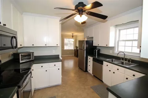 190 Susan Dr, Garner, NC 27529 photo 9