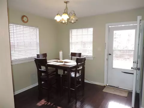 8 Kramer Pl, Durham, NC 27703 photo 5