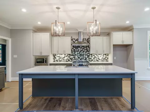404 Stacy St, Raleigh, NC 27607 photo 9