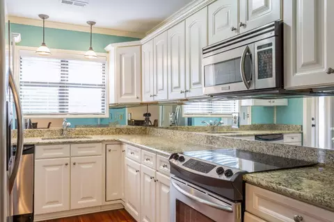 202 Clancy Cir, Cary, NC 27511 photo 4