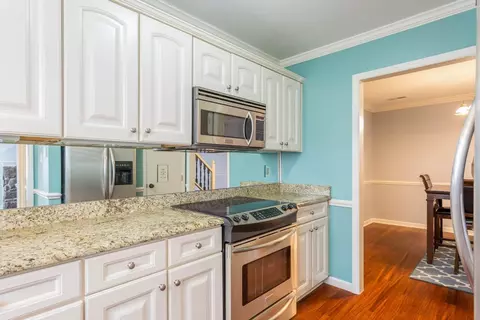 202 Clancy Cir, Cary, NC 27511 photo 5
