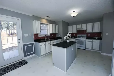 3 Windsor Glen Dr, Durham, NC 27703 photo 9