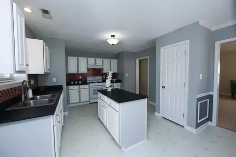 3 Windsor Glen Dr, Durham, NC 27703 photo 10