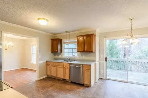 608 Chadbourne Dr, Durham, NC 27703 photo 4