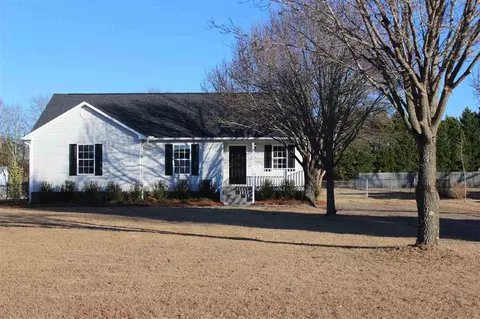 108 Lansing Dr, Benson, NC 27504 photo 1