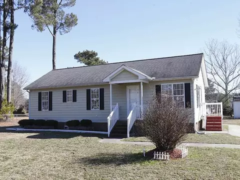 310 Flowers St, Smithfield, NC 27577 photo 1