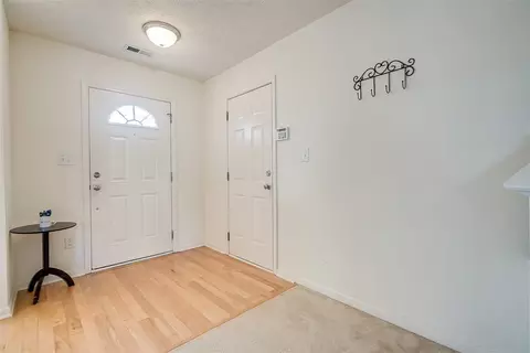 1039 Statler Dr, Durham, NC 27703 photo 2