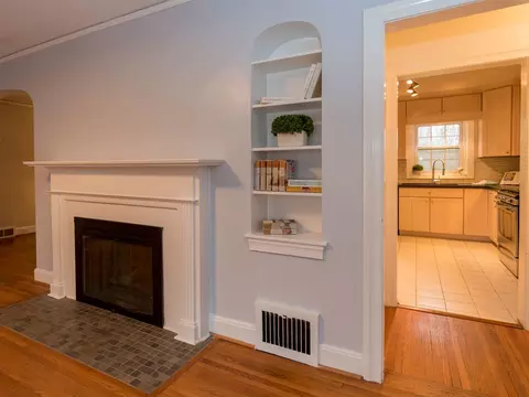 404 E Markham Ave, Durham, NC 27701 photo 10