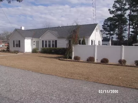 210 N Wayne Ave, Dunn, NC 28334 photo 1