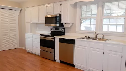 322 E Millbrook Rd, Raleigh, NC 27609 photo 5