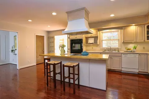 2219 Whitley Dr, Durham, NC 27707 photo 7