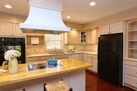 2219 Whitley Dr, Durham, NC 27707 photo 9