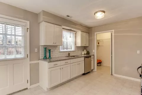 105 Artesian Dr, Garner, NC 27529 photo 5