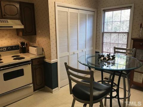 133 Boldleaf Ct, Cary, NC 27513 photo 4