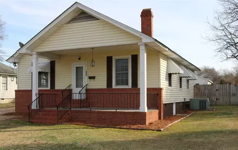 305 W E St, Erwin, NC 28339 photo 2