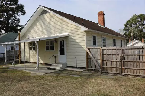 305 W E St, Erwin, NC 28339 photo 4