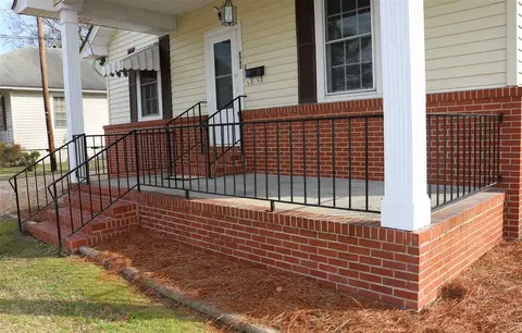 305 W E St, Erwin, NC 28339 photo 3