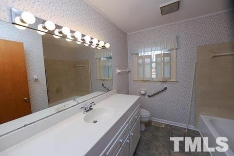 6304 Dello St, Durham, NC 27712 photo 6