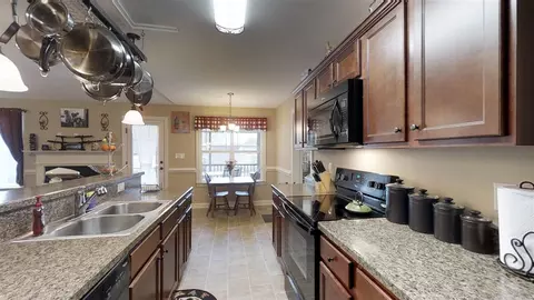 187 E Gordon Rd, Selma, NC 27576 photo 3